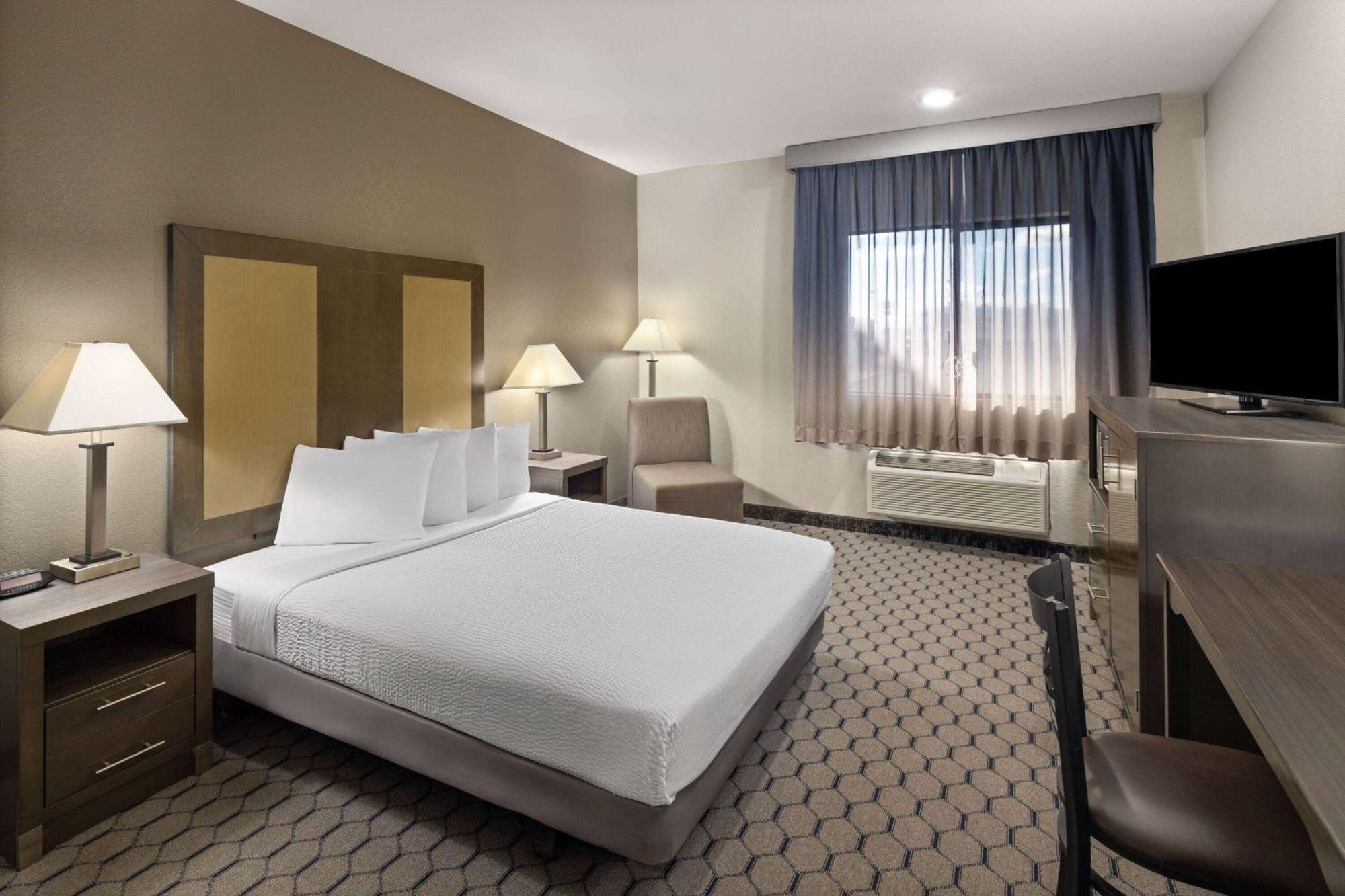 Baymont By Wyndham Moses 3*