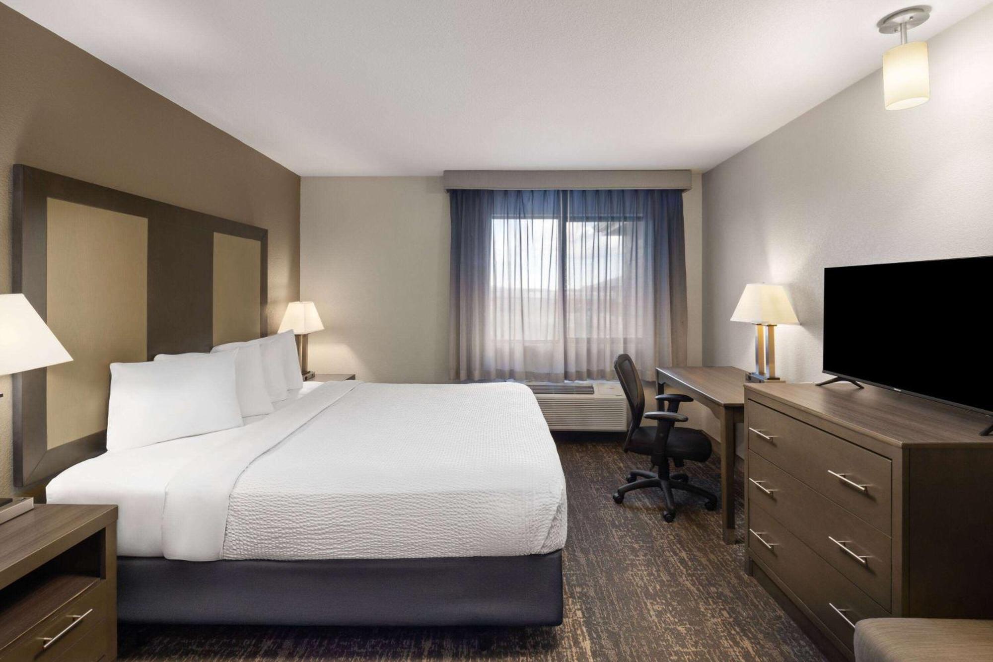 Baymont By Wyndham Moses 3*